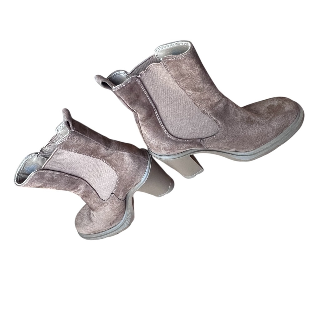 Nine West Suede Chelsea Lug Sole Block Heel Ankle Booties Tan 6.5 - Picture 11 of 15